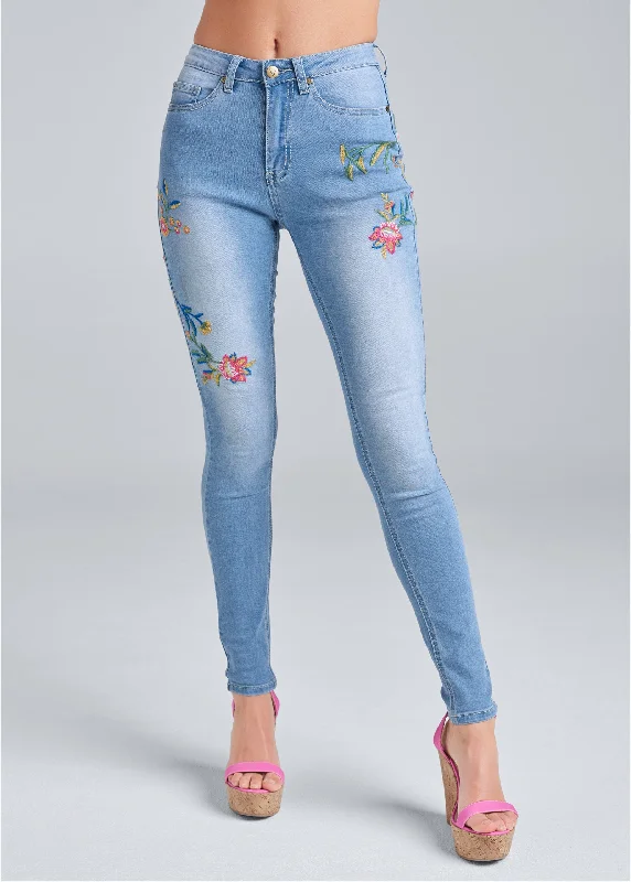 Floral embroidered skinny jean - Light Wash