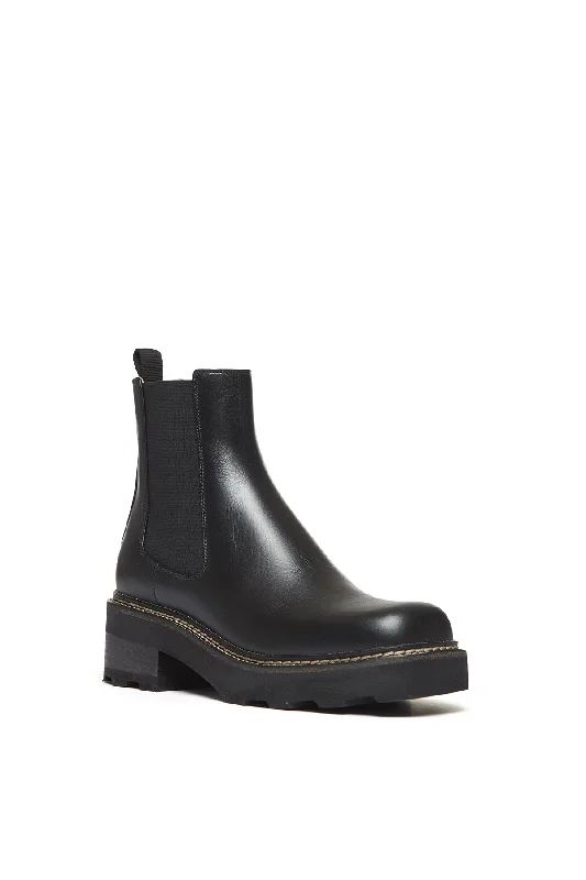 Jil Chelsea Boot in Black Leather