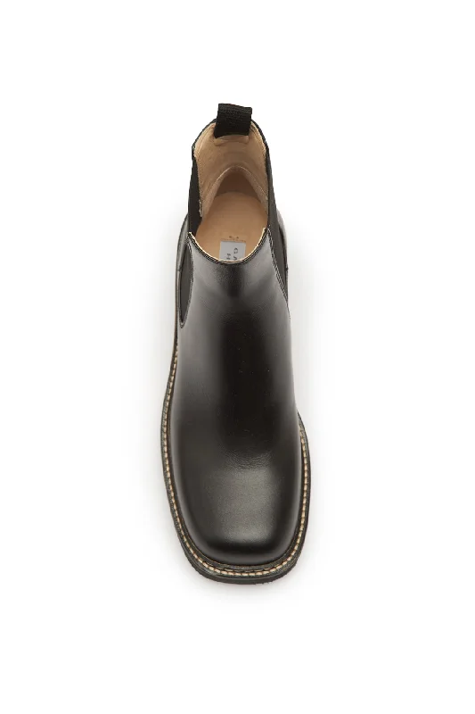 Jil Chelsea Boot in Black Leather