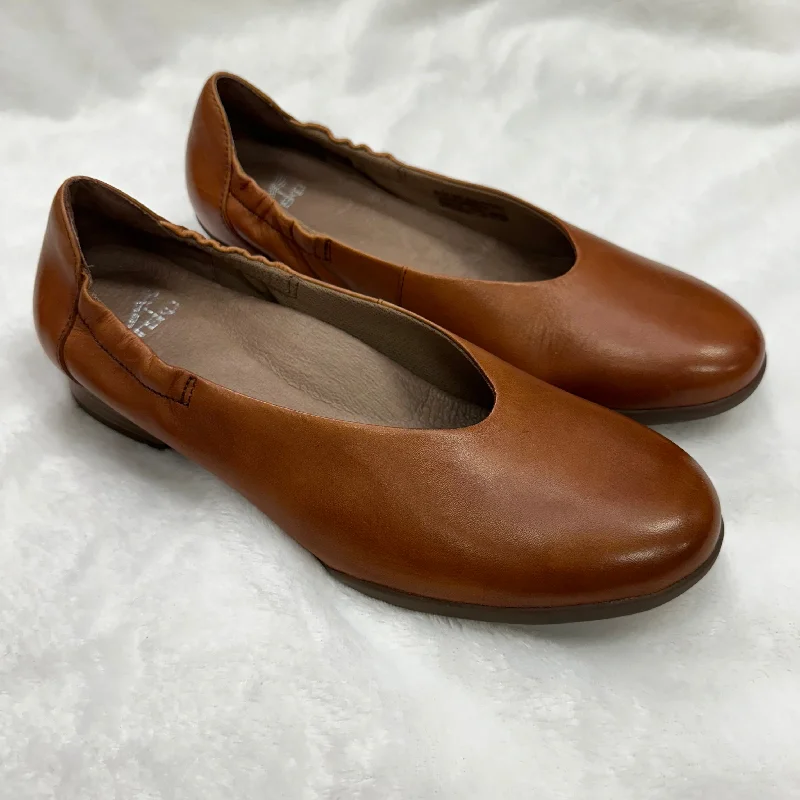 Tan Shoes Flats Ballet Dansko