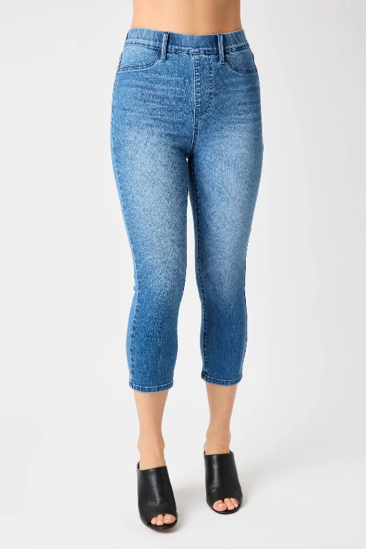 Judy Blue Reg/Plus High Waist Cool Denim Pull On Capris