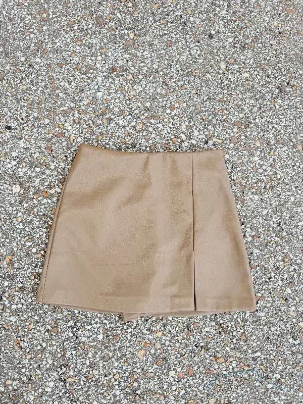 Pu Slit Detail Skort